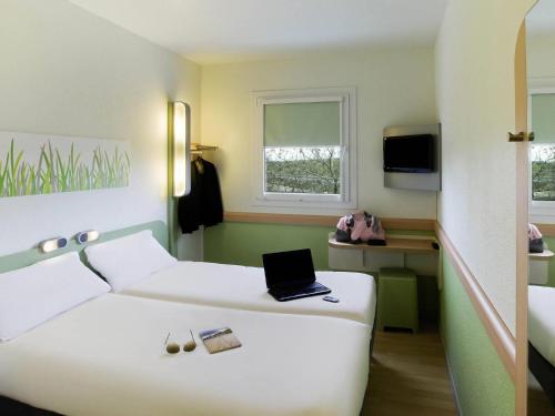 Habitación Doble Estándar - 2 camas del hotel Ibis Budget Madrid Getafe. Foto 3