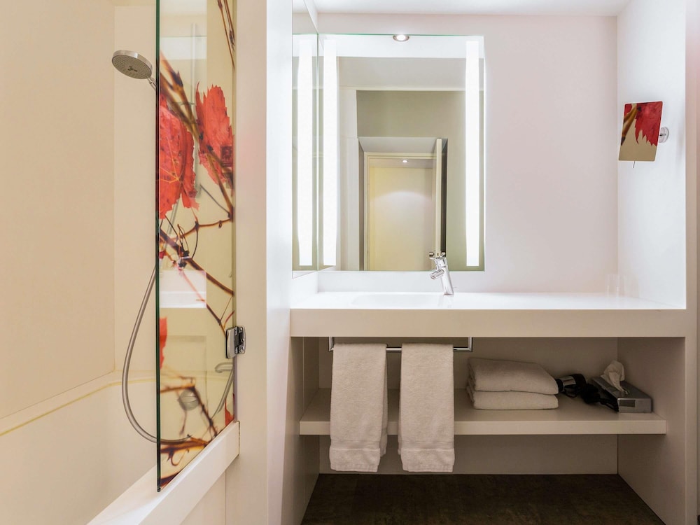 Habitación clásica, 1 cama doble o 2 individuales del hotel Mercure Bordeaux Centre Ville. Foto 3