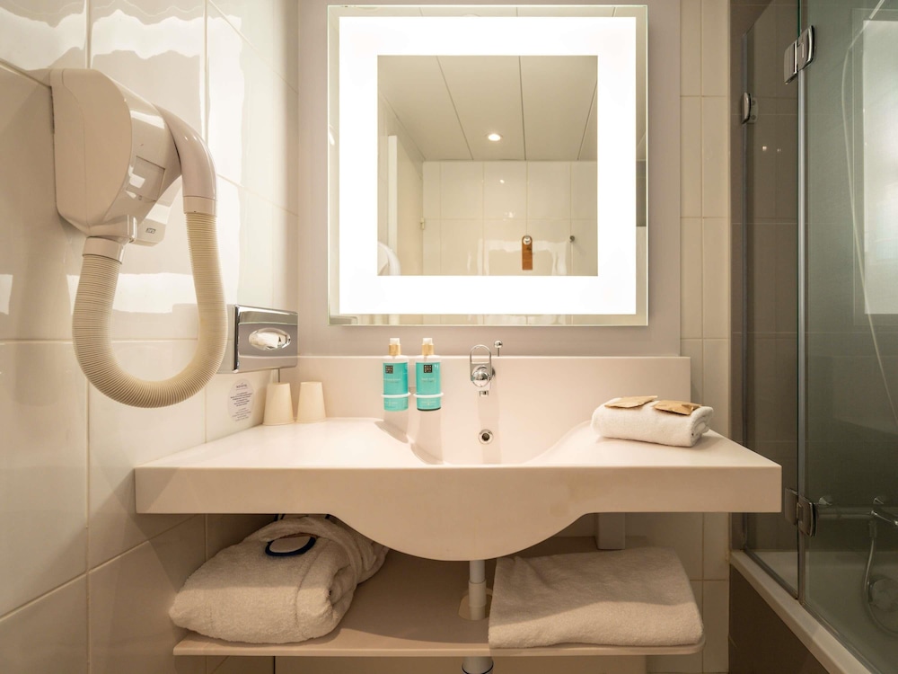 Habitación ejecutiva doble del hotel Novotel Bordeaux Centre Ville. Foto 6