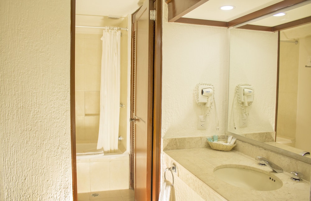 Jacuzzi. vista al Oceano del hotel All Ritmo Cancun Resort and Water Park. Foto 4