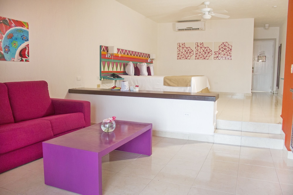Suite junior, vistas al mar del hotel All Ritmo Cancun Resort and Water Park. Foto 4