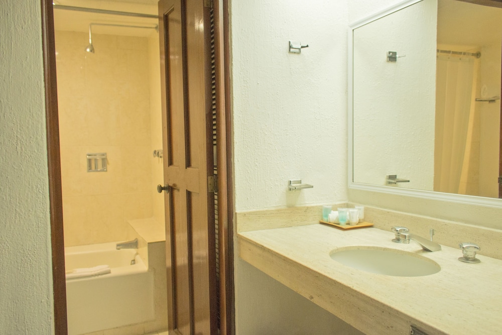 Suite junior, vistas al mar del hotel All Ritmo Cancun Resort and Water Park. Foto 5