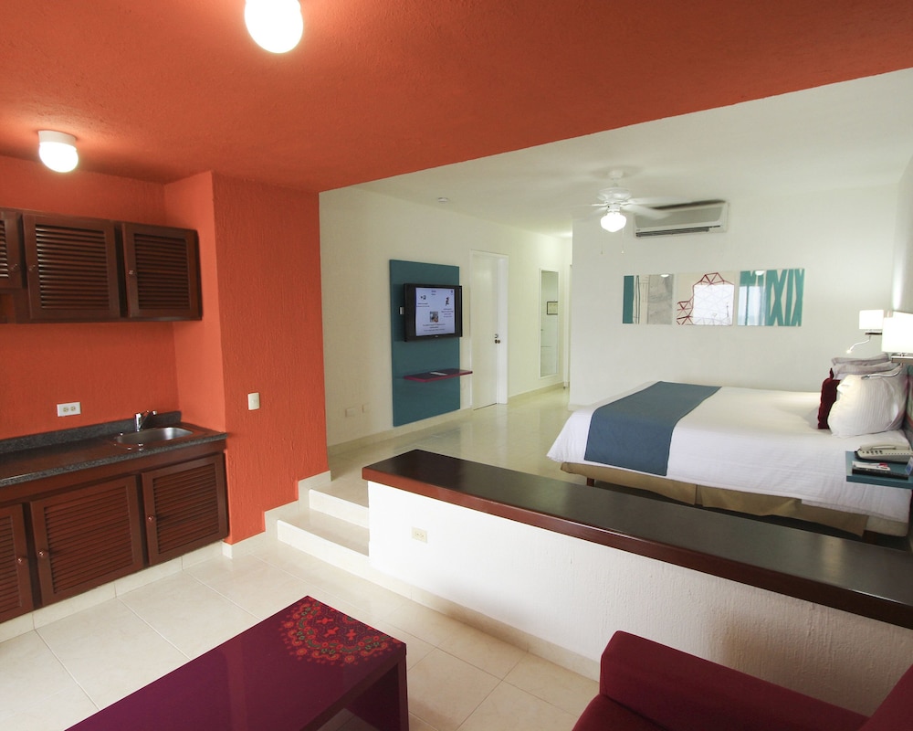 Suite junior, vistas al mar del hotel All Ritmo Cancun Resort and Water Park. Foto 6