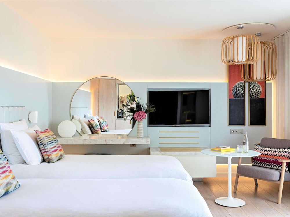 Habitación Superior 1 cama queen size o 2 camas individuales del hotel Croisette Beach Cannes - Mgallery. Foto 2