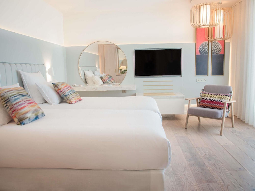 Habitación Superior 1 cama queen size o 2 camas individuales del hotel Croisette Beach Cannes - Mgallery. Foto 7