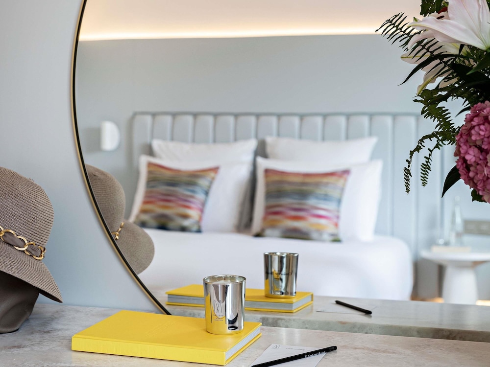 Habitación DELUXE, 1 cama queen size, balcón del hotel Croisette Beach Cannes - Mgallery. Foto 3