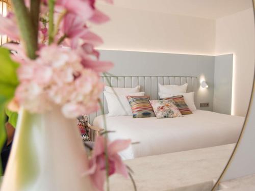 Habitación DELUXE 2 camas individuales, balcón del hotel Croisette Beach Cannes - Mgallery. Foto 2