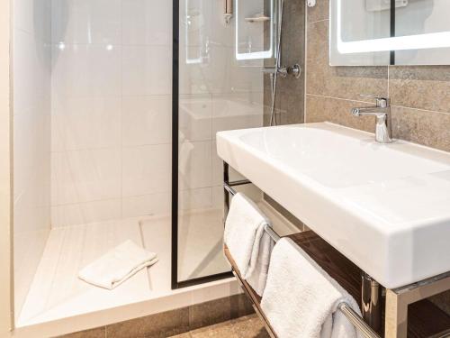 Habitación Doble Estándar del hotel Mercure Carcassonne La Cité. Foto 10