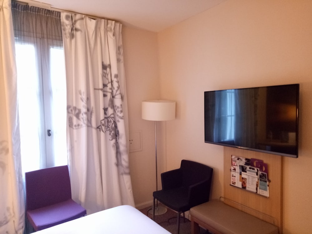 Habitación Twin, Habitación Twin Clásica, 2 camas individuales del hotel Mercure Carcassonne La Cité. Foto 2