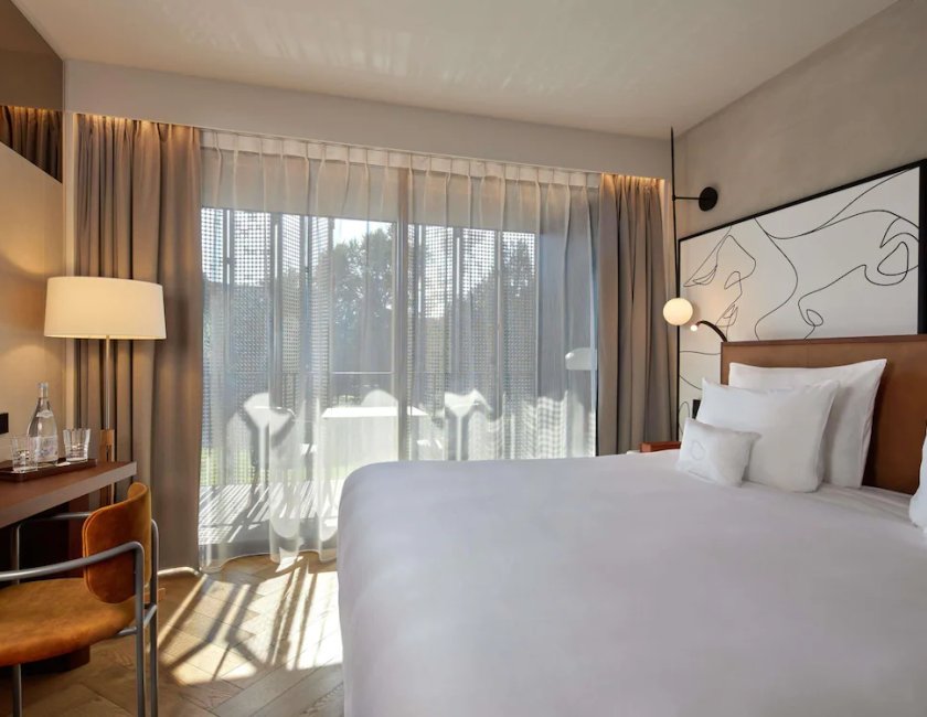 Habitación doble Balcón o Terraza 1 Cama queen del hotel L'esquisse and Spa Colmar - Mgallery. Foto 5
