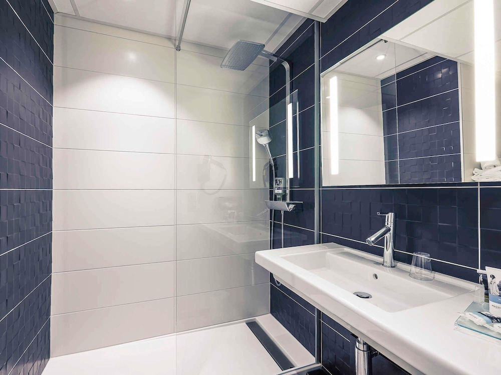 Habitación Clásica con camas individuales del hotel Mercure Colmar Centre Unterlinden. Foto 4