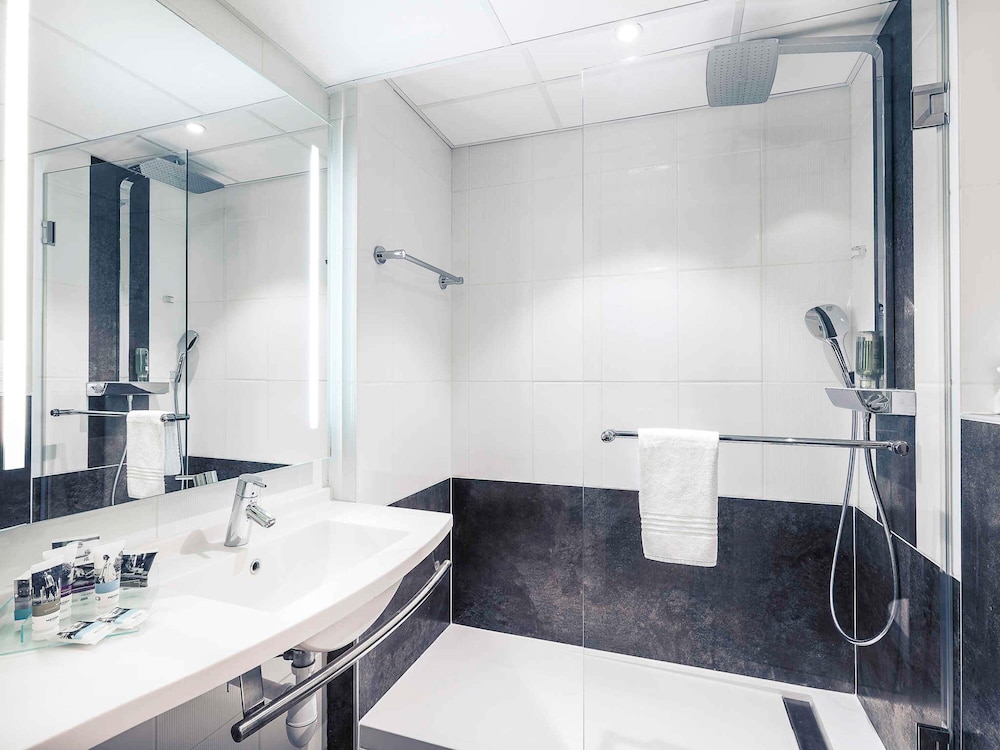 Habitación Privilege con 1 cama doble del hotel Mercure Colmar Centre Unterlinden. Foto 4