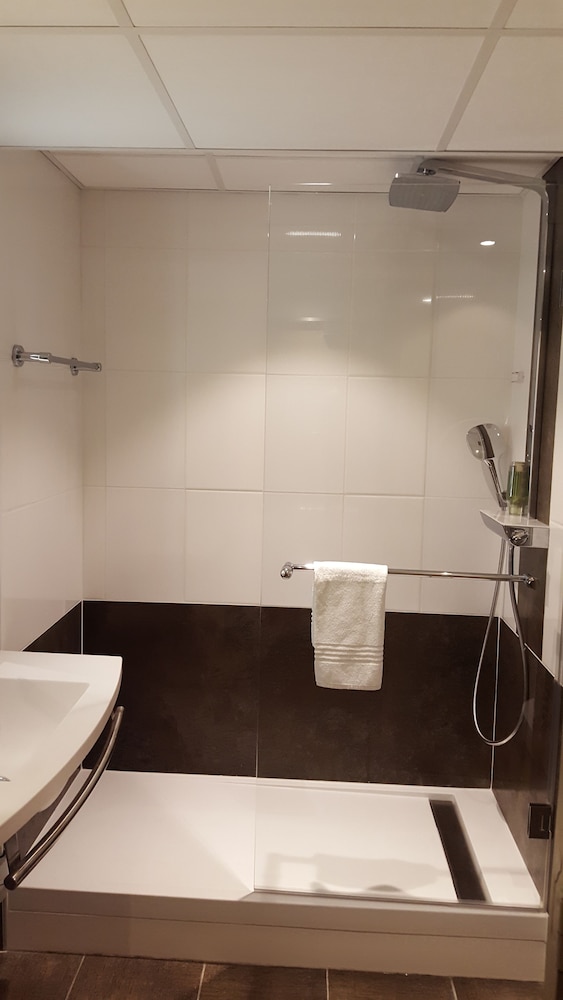 Habitación Privilege con 1 cama doble del hotel Mercure Colmar Centre Unterlinden. Foto 6