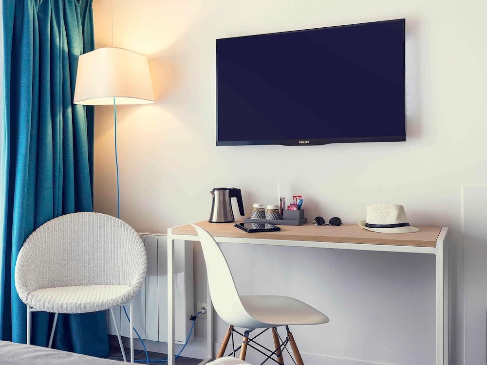 Habitación Clásica con camas individuales del hotel Mercure Deauville Centre. Foto 3