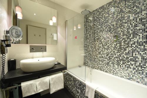 Habitación Familiar - 2 habitaciones comunicadas del hotel Mercure Dijon Centre Clemenceau. Foto 11