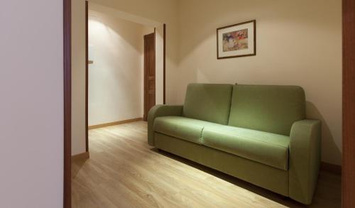 Habitación Doble con Cama supletoria del hotel El Mirador Puerta Del Sol. Foto 1