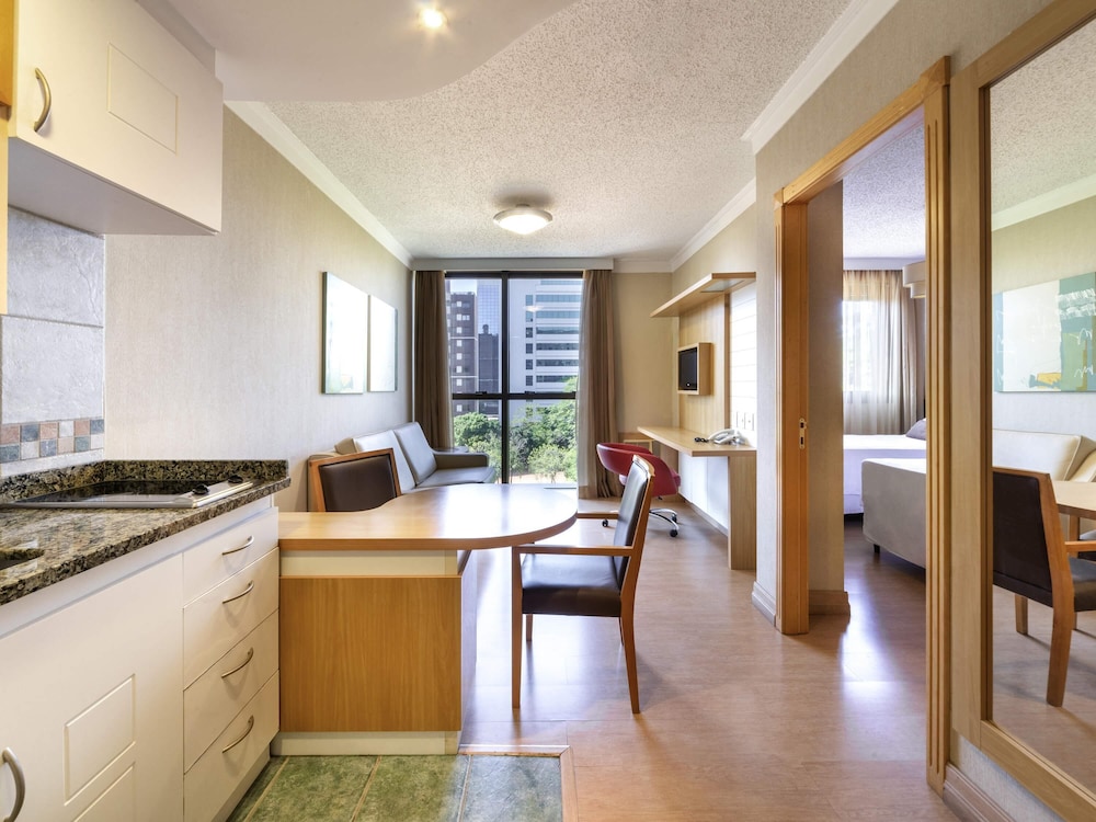 Apartamento Superior con 2 camas individuales del hotel Manhattan Porto Alegre By Mercure. Foto 1