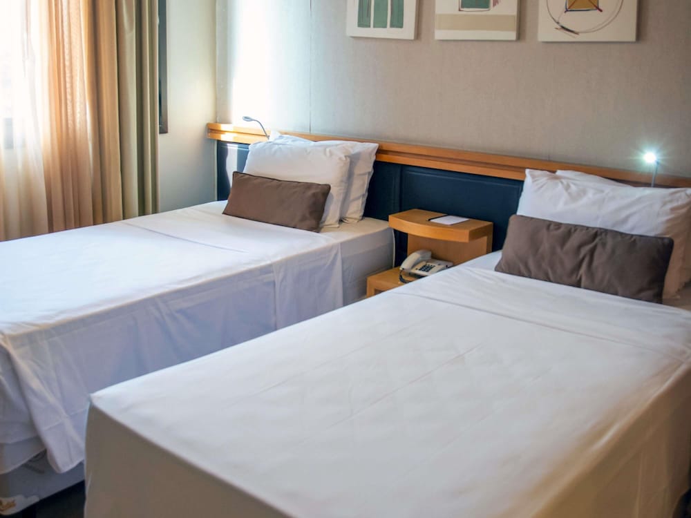 Apartamento Superior con 2 camas individuales del hotel Manhattan Porto Alegre By Mercure. Foto 5