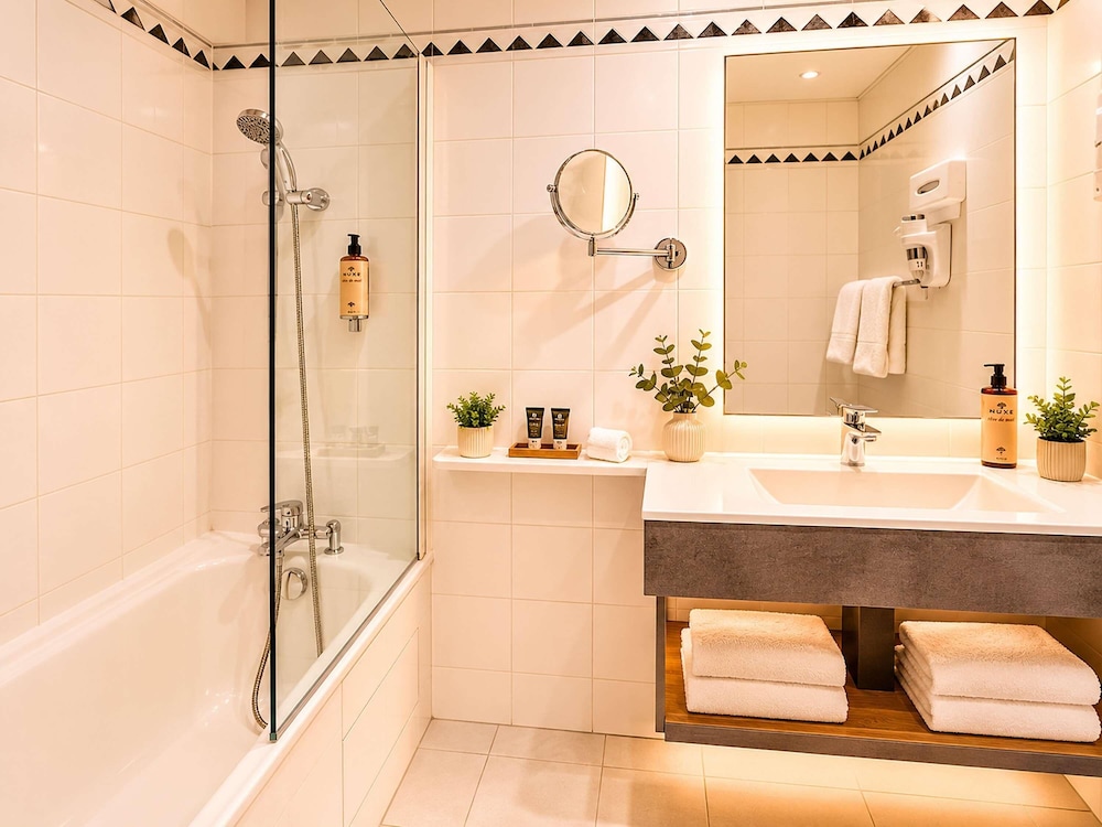 Habitacion Standard con 1 cama doble del hotel Mercure Lourdes Imperial. Foto 4