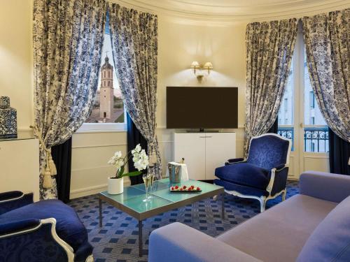 Suite Junior Doble con vistas panorámicas del hotel Le Royal Lyon - Mgallery. Foto 3