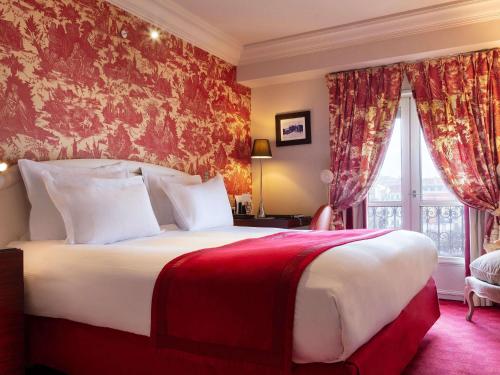 Habitación Doble Clásica con vistas a la ciudad del hotel Le Royal Lyon - Mgallery. Foto 3
