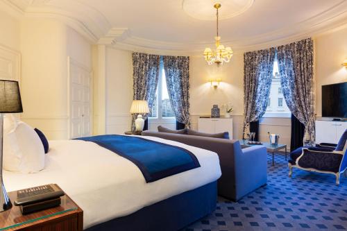 Suite Junior Doble con vistas panorámicas del hotel Le Royal Lyon - Mgallery. Foto 6