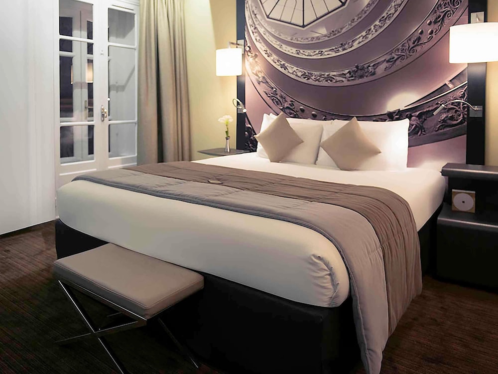 Habitación Classic con una cama doble del hotel Mercure Lyon Centre Beaux Arts. Foto 3