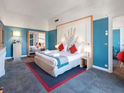 Suite Lujo 1 habitación Sofá Cama incluido 1 Cama doble del hotel Mercure Lyon Centre Château Perrache. Foto 3