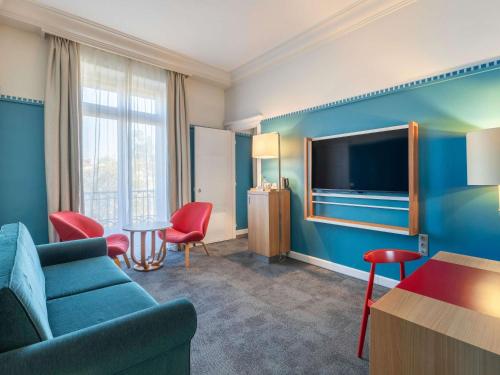 Suite Lujo 1 habitación Sofá Cama incluido 1 Cama doble del hotel Mercure Lyon Centre Château Perrache. Foto 5