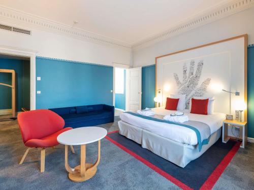 Habitación Superior con 1 cama doble y sofá cama individual del hotel Mercure Lyon Centre Château Perrache