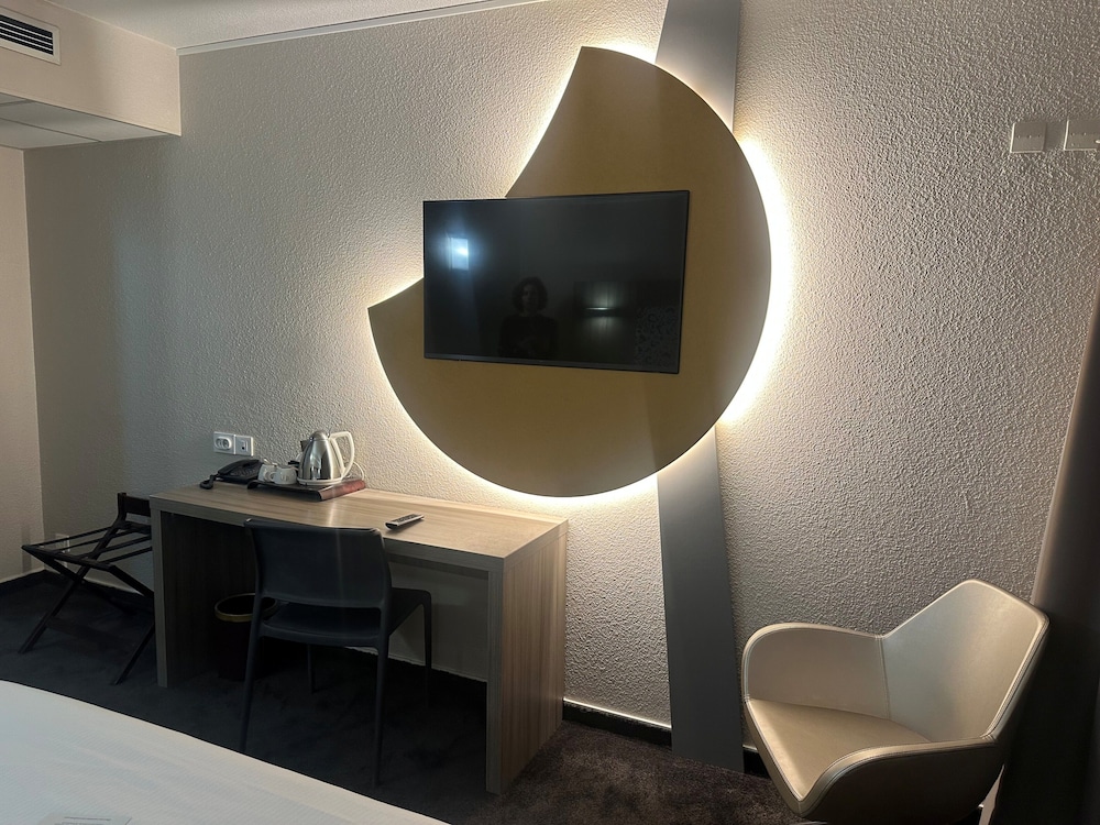 Habitación Confort - 1 cama doble del hotel Ibis Styles Lyon Gorge de Loup Saphir. Foto 1