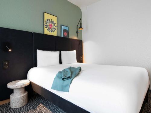 Habitación Doble Estándar del hotel ibis Paris Grands Boulevards Opéra 9e. Foto 2