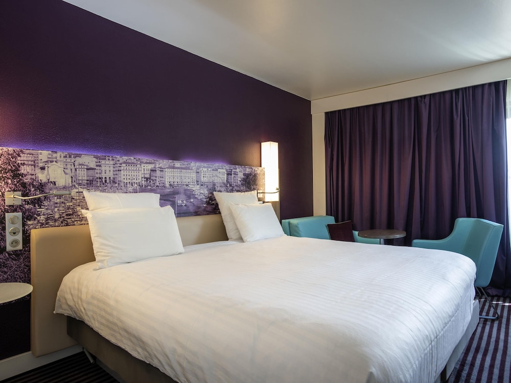 Habitación superior, 1 cama de matrimonio grande del hotel Hotel Mercure Marsella Centro Viejo Puerto