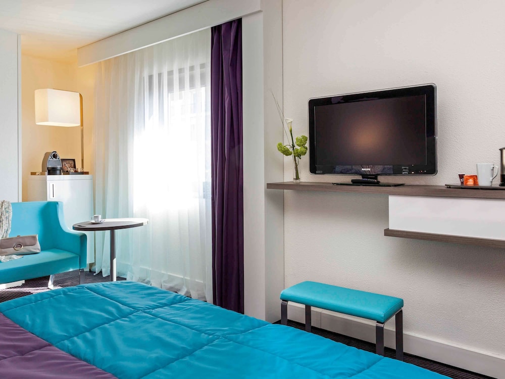 Habitación superior, 1 cama de matrimonio grande del hotel Hotel Mercure Marsella Centro Viejo Puerto. Foto 1