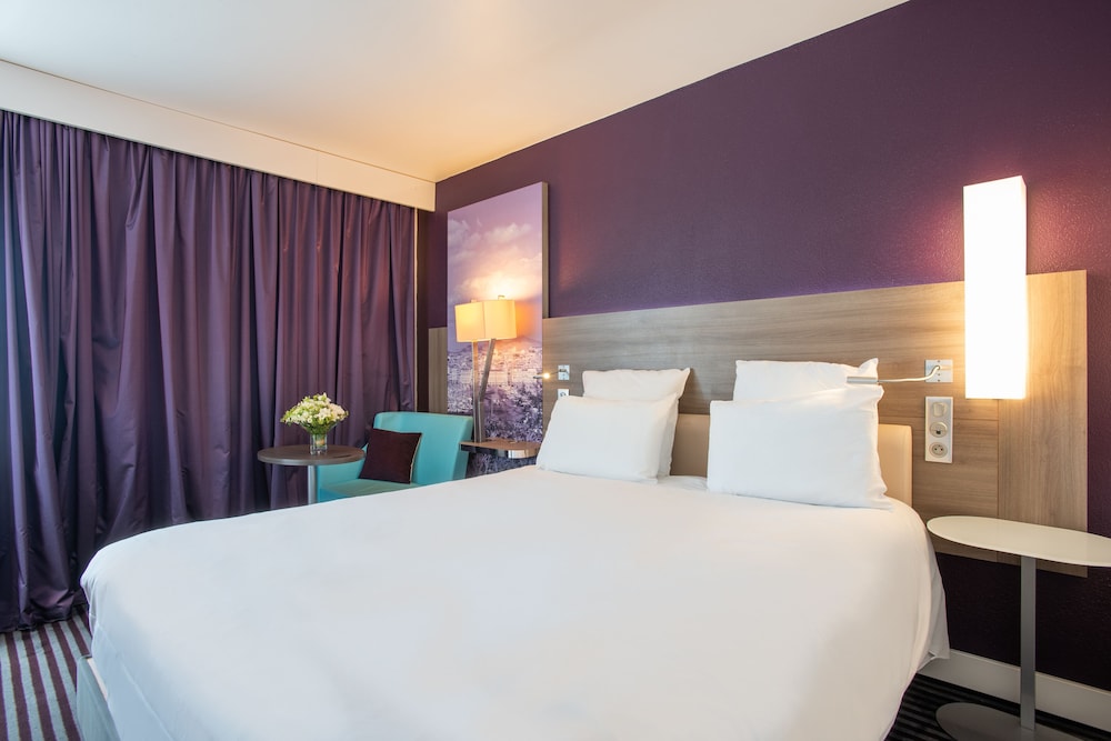 Habitación superior, 1 cama de matrimonio grande del hotel Hotel Mercure Marsella Centro Viejo Puerto. Foto 3