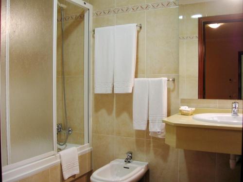 Habitación Doble Económica - 1 o 2 camas del hotel Avión Vigo. Foto 11