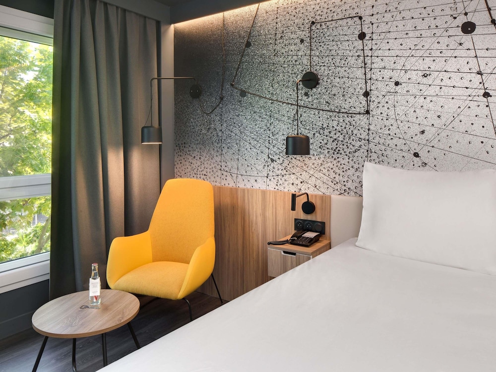 Habitación estándar para no fumadores con cama doble del hotel Mercure Montpellier Centre Antigone. Foto 2
