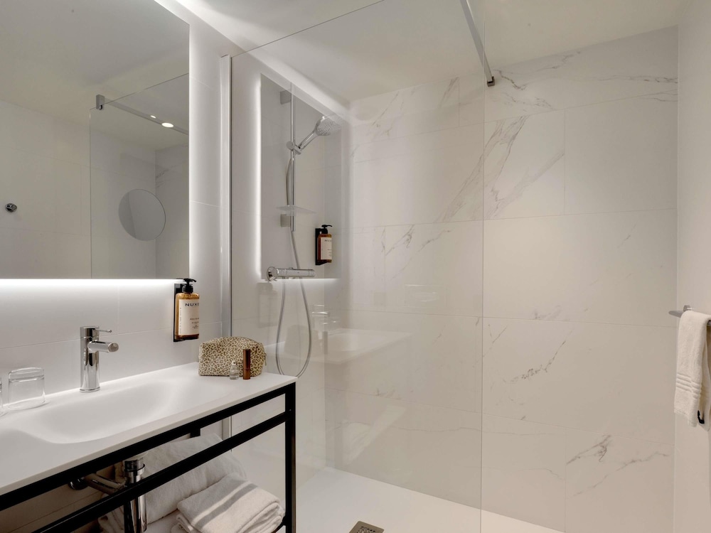 Habitación estándar para no fumadores con cama doble del hotel Mercure Montpellier Centre Antigone. Foto 5