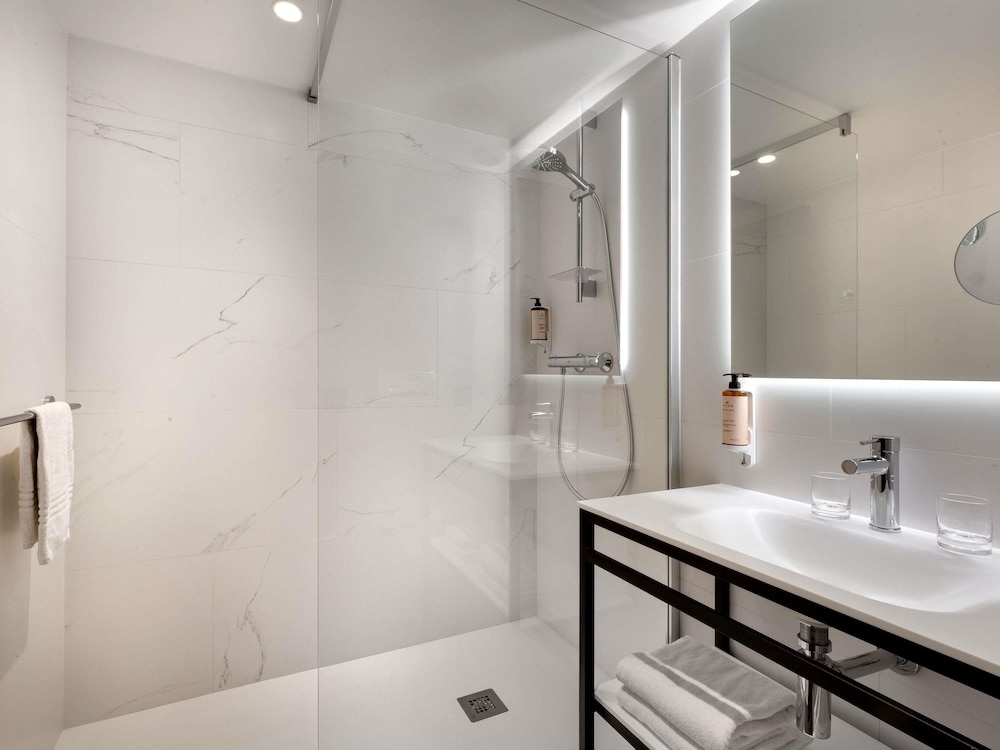Habitación estándar para no fumadores con dos camas individuales del hotel Mercure Montpellier Centre Antigone. Foto 5