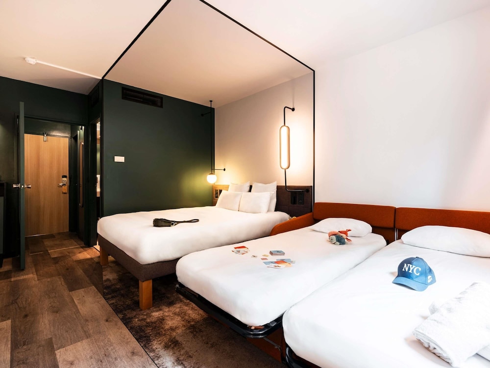 Habitación Estándar con 1 cama doble y un sofá - cama doble del hotel Novotel Atria Nimes Centre. Foto 4