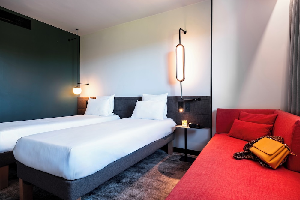 Habitación estándar con 2 camas individuales del hotel Novotel Atria Nimes Centre. Foto 7