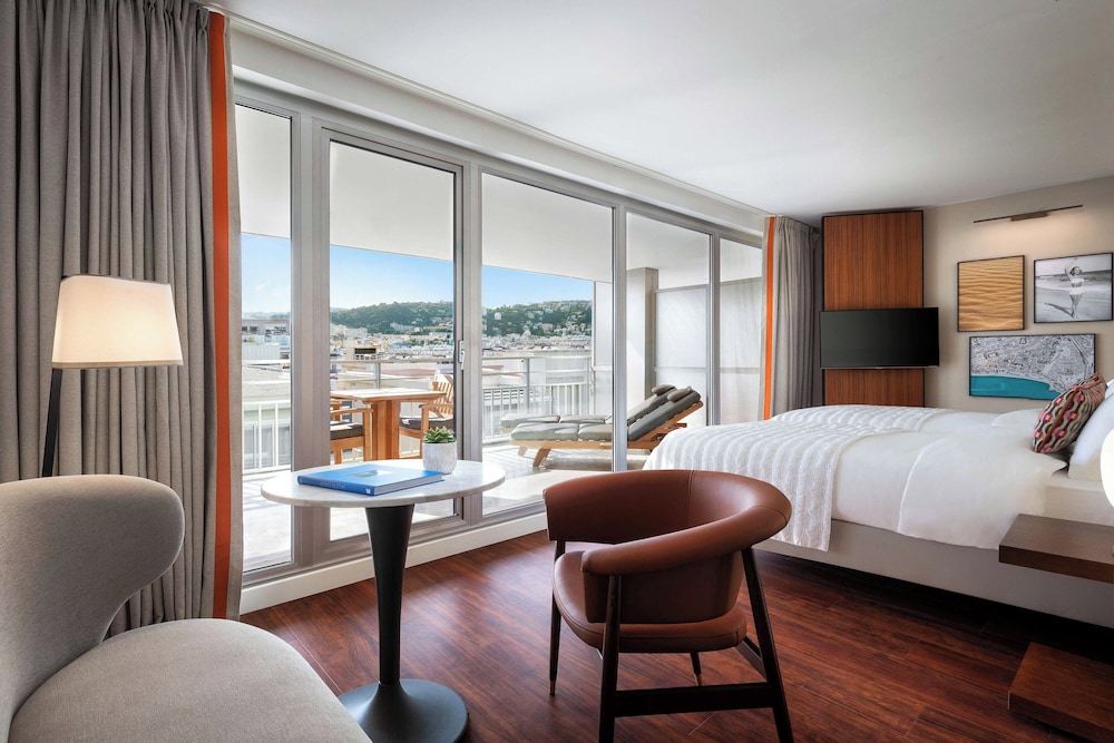 Habitación ejecutiva, 1 cama de matrimonio grande, vistas a la ciudad (Terrace) del hotel Le Meridien Nice