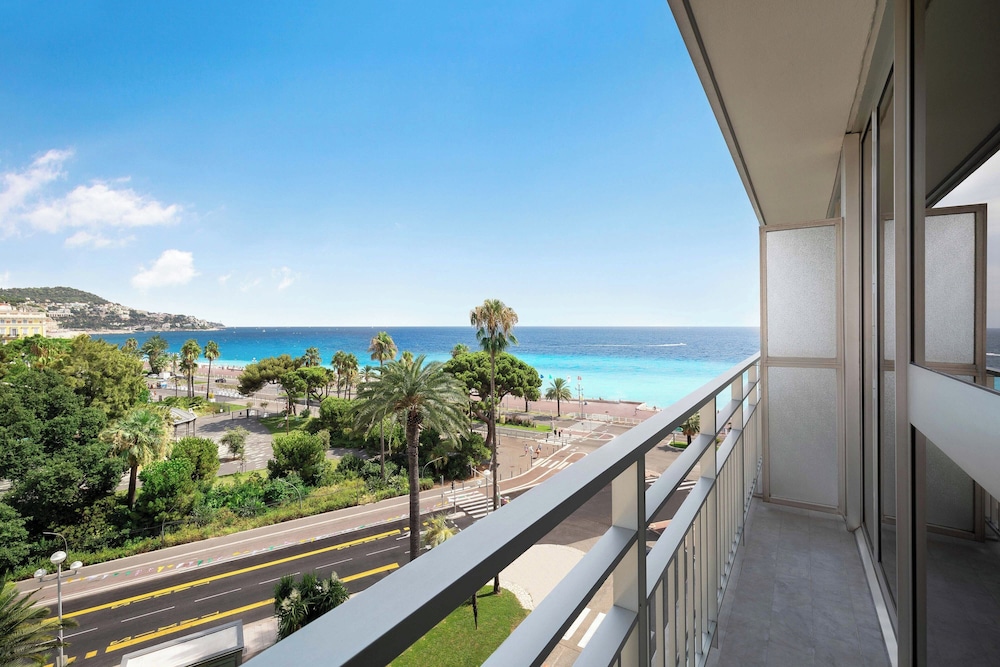 Habitación Deluxe, 2 camas individuales, vistas al jardín del hotel Le Meridien Nice. Foto 2