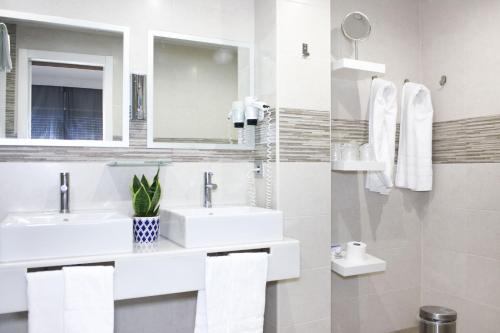 Habitación Familiar Superior del hotel Hospedium Castilla. Foto 1