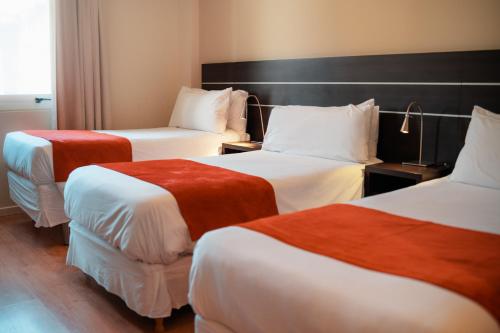 Habitación Triple del hotel Merit San Telmo. Foto 2