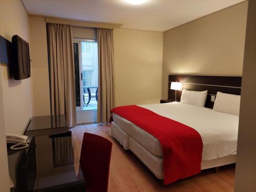 Habitación doble con balcón del hotel Merit San Telmo. Foto 2