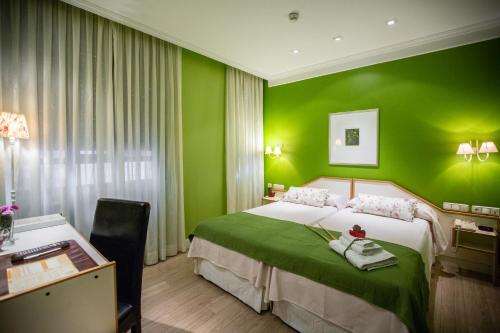 Habitación Doble - 2 camas del hotel Paris. Foto 9