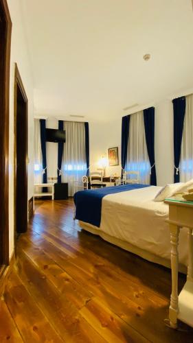 Suite Junior del hotel Paris. Foto 1