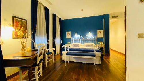 Suite Junior del hotel Paris. Foto 4