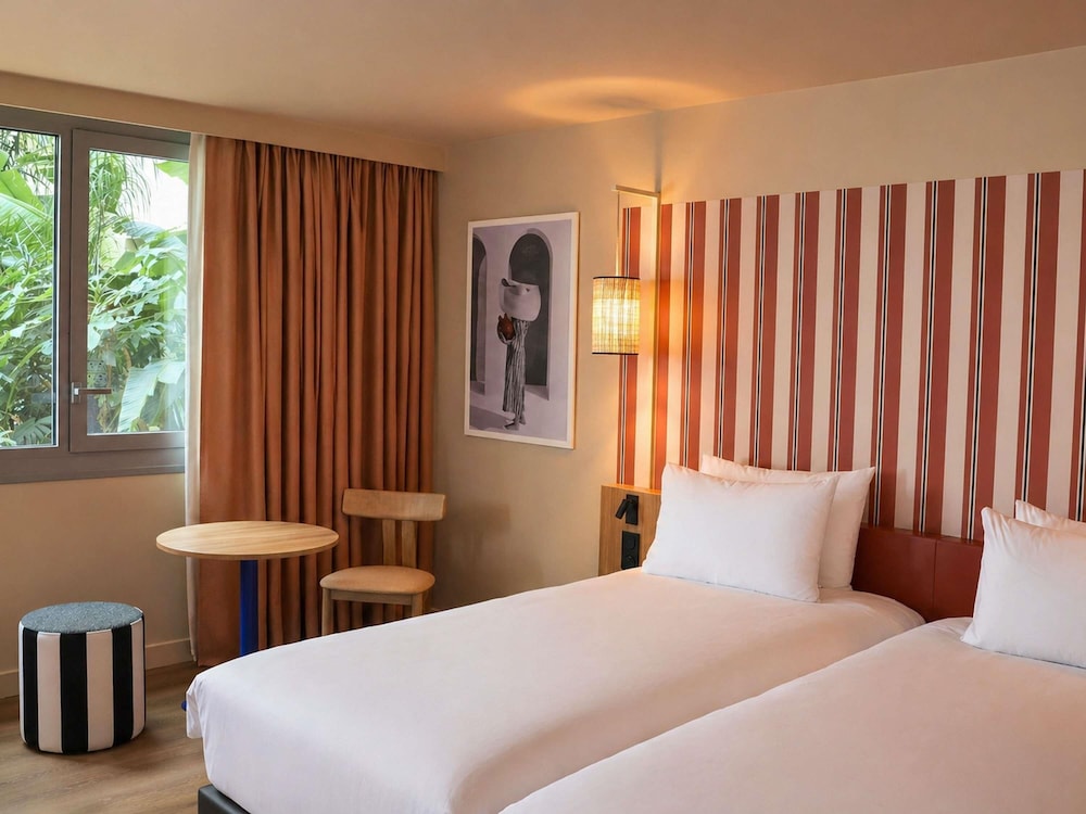 Habitación Classic con vistas al patio y dos camas individuales del hotel Mercure Nice Promenade Des Anglais. Foto 4